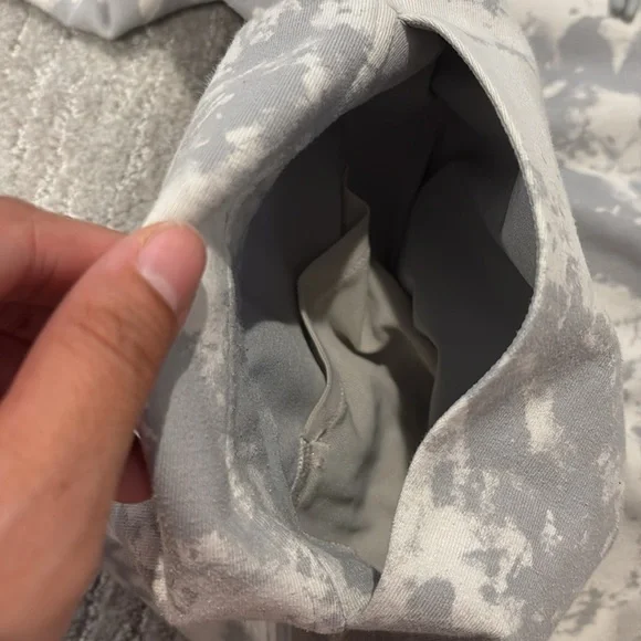 Lululemon Men’s Size M Gray and White Camouflage Hoodie - Picture 5 of 6
